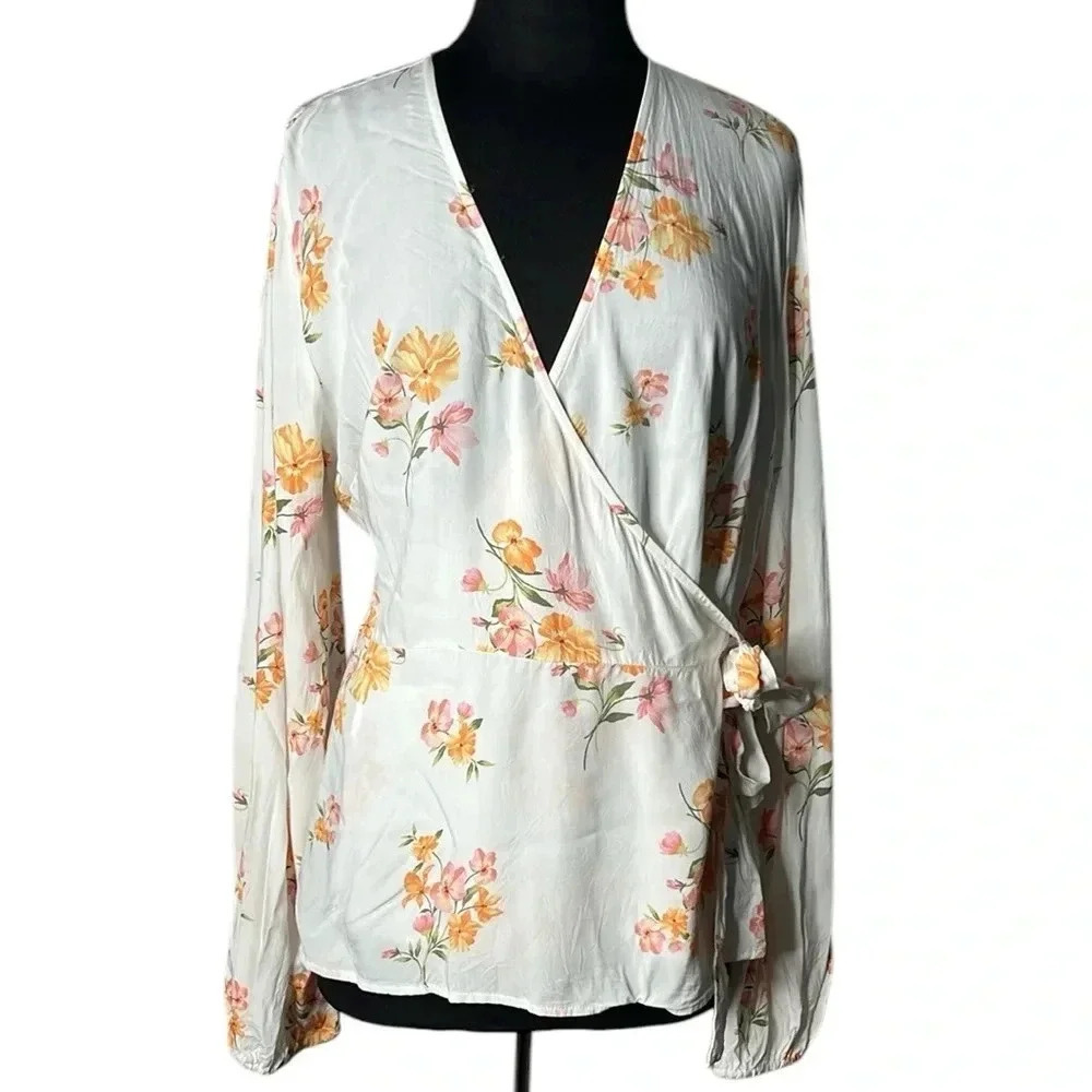 Old Navy Women Floral Wrap Multicolor Blouse Size XLT - Picture 1 of 8